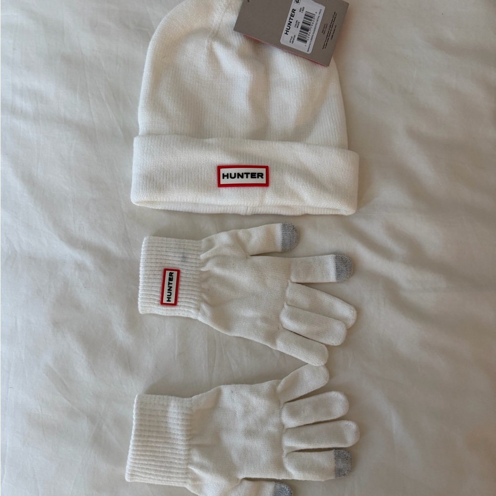 Hunter White Beanie and Gloves Set